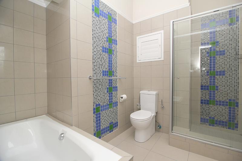 8 Bedroom Property for Sale in Reebok Western Cape